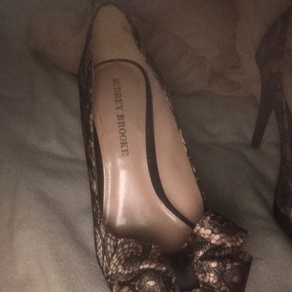 Heels - Picture 3 of 3